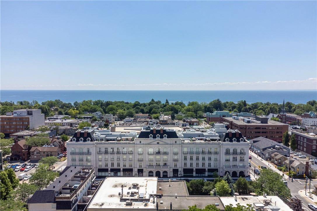 300 Randall ST #303, Oakville, ON L6J 1R1
