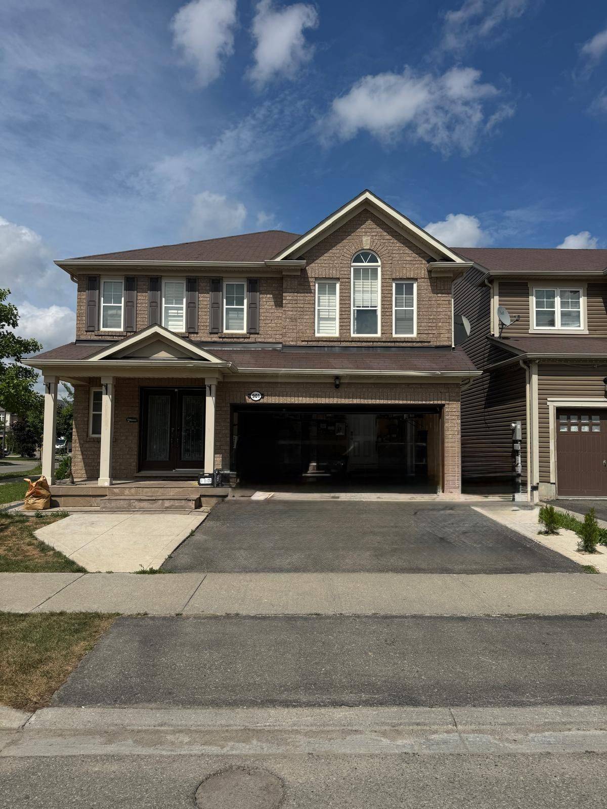 901 Challinor TER, Milton, ON L9T 7V6