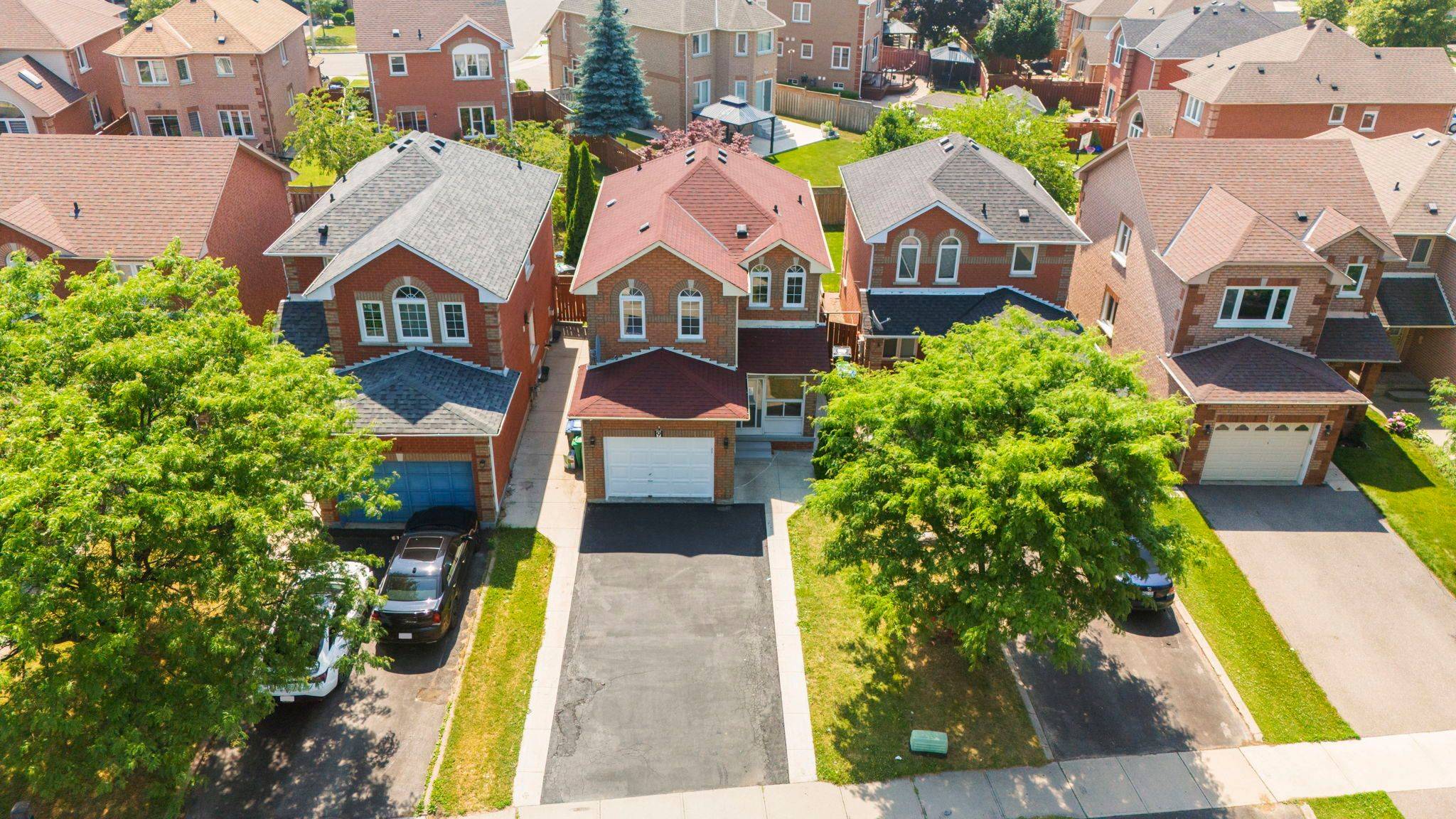 9 Sunley CRES, Brampton, ON L6Y 5B7