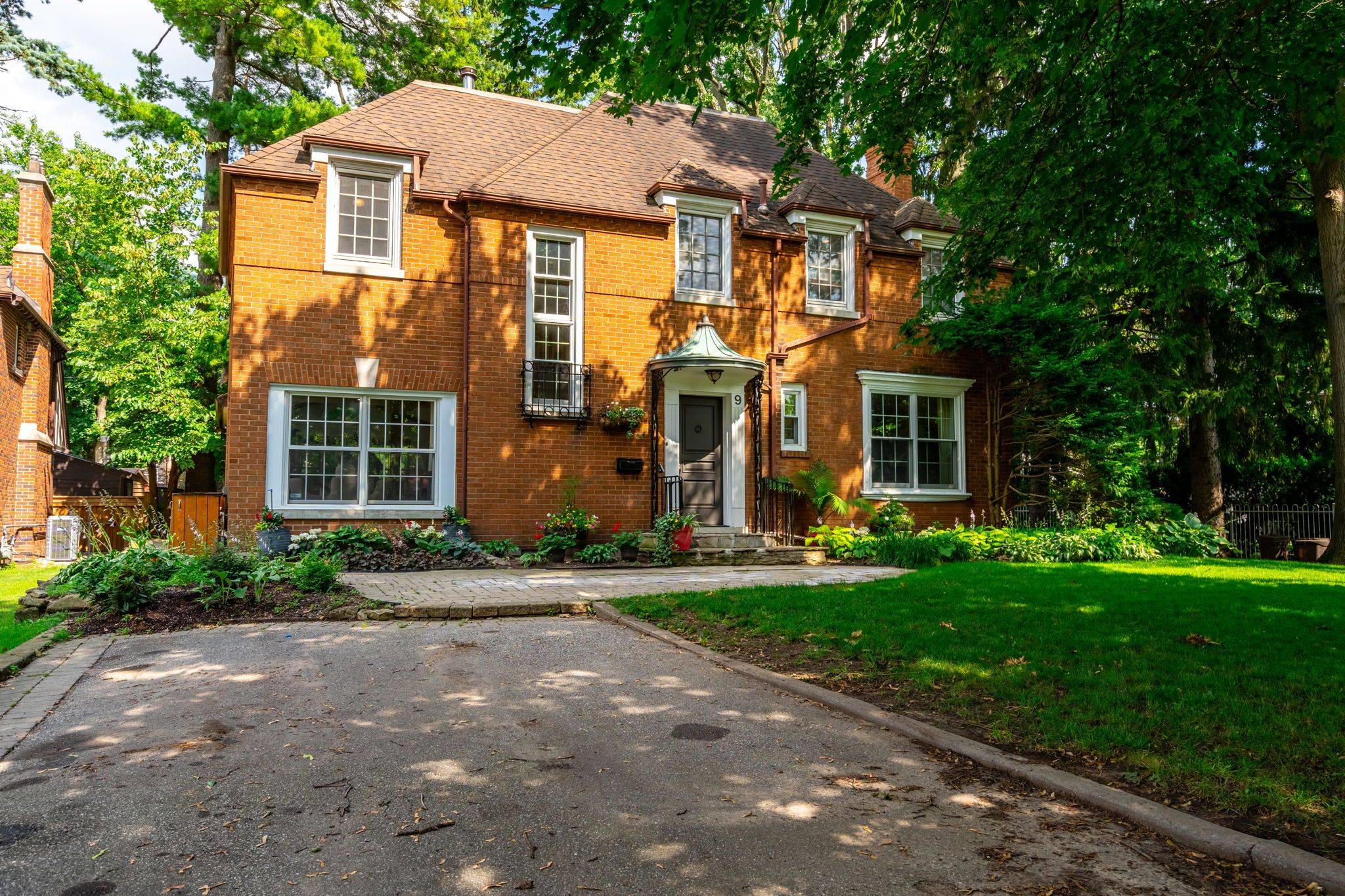 9 Lansdowne RD S, Cambridge, ON N1S 2T2