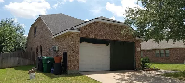 Denton, TX 76207,1425 Eufemia Drive