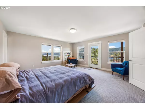 White Salmon, WA 98672,126 INGRAM PL