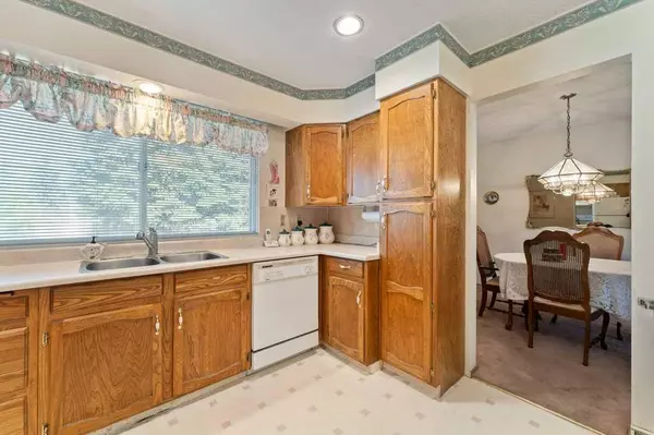 Calgary, AB T2W1N5,980 Canaveral CRES Southwest