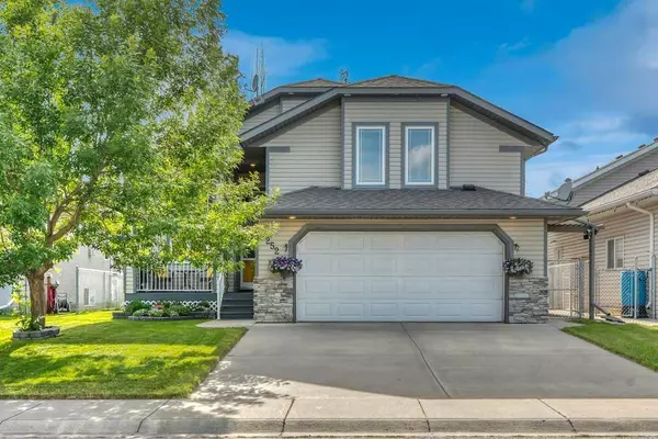 252 Cambridge CRES, Strathmore, AB T1P 1S1
