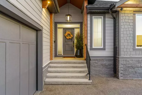 Okotoks, AB T1S 0M9,25 Cimarron Estates Gate