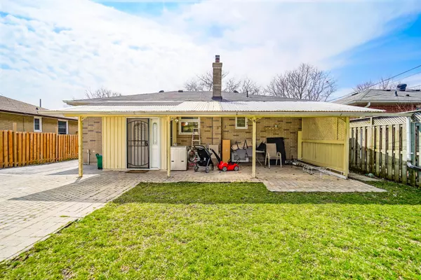 Oshawa, ON L1J 3Z1,1425 Lakefield DR