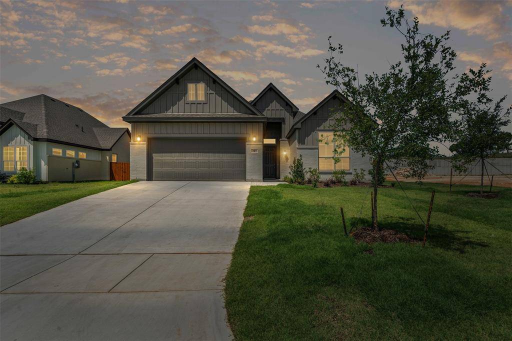 207 Mitchell Drive, Glen Rose, TX 76043