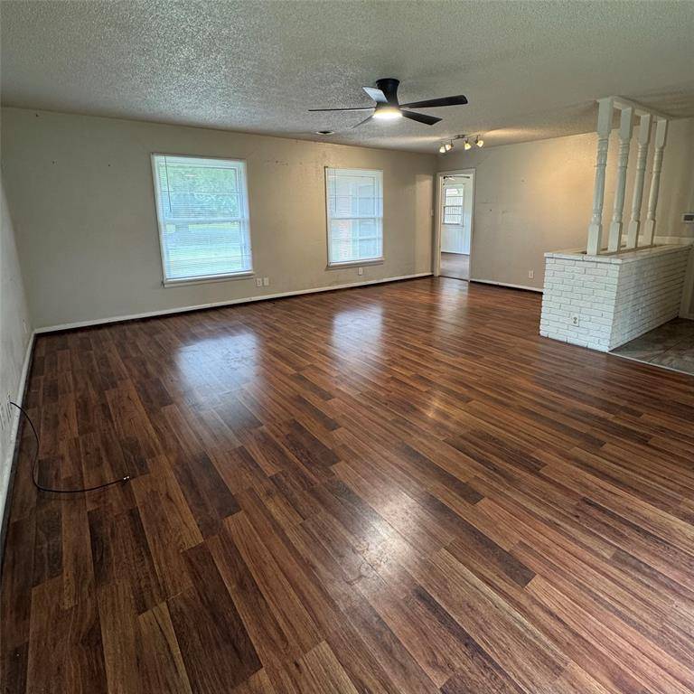 Red Oak, TX 75154,305 Waller Street