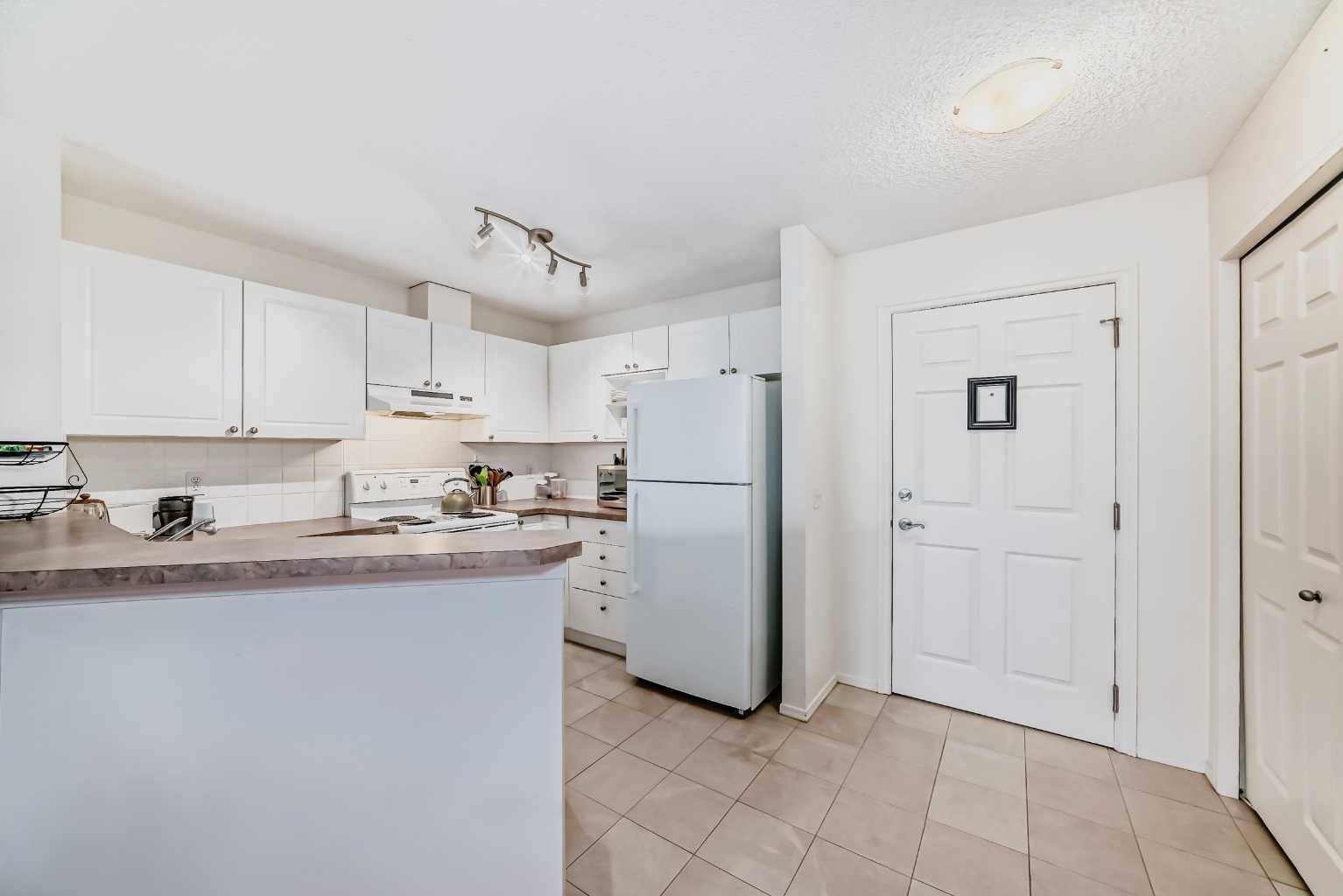 Calgary, AB T3G 5B3,950 Arbour Lake RD Northwest #2310