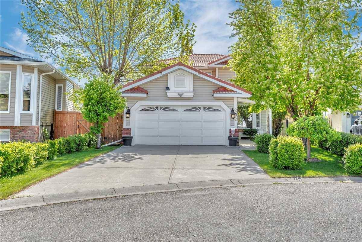 202 Shannon HL Southwest, Calgary, AB T2Y 2Y8