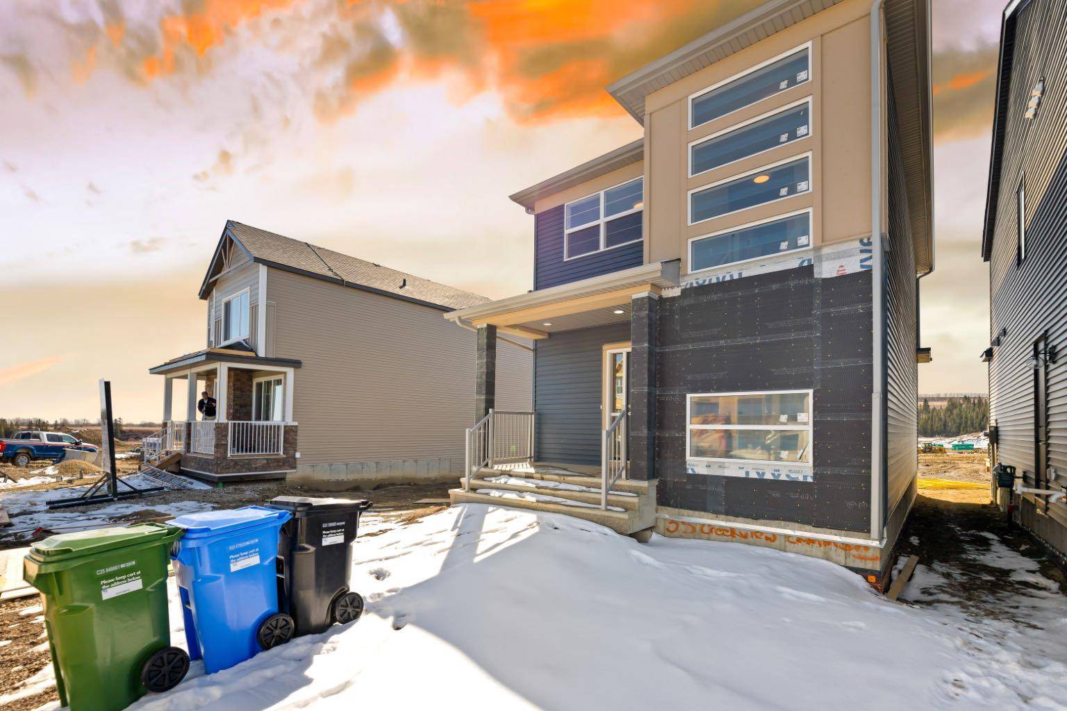 Calgary, AB T2X 5Y5,35 Creekview Common Southwest