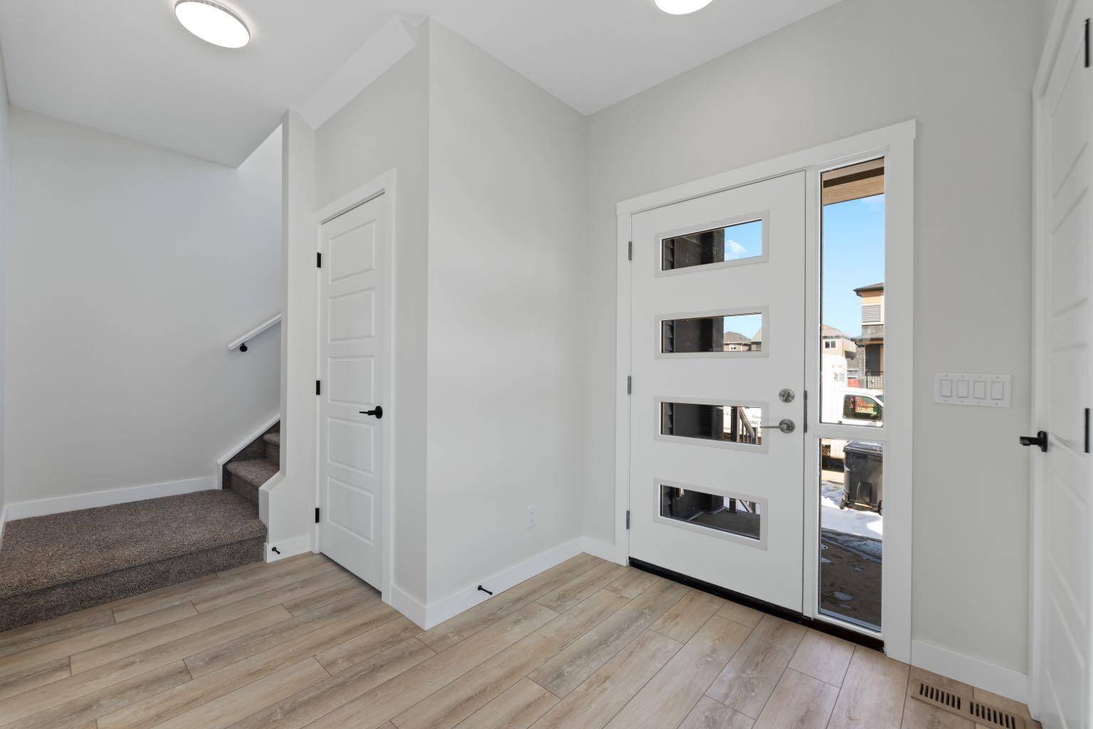 Calgary, AB T2X 5Y5,35 Creekview Common Southwest