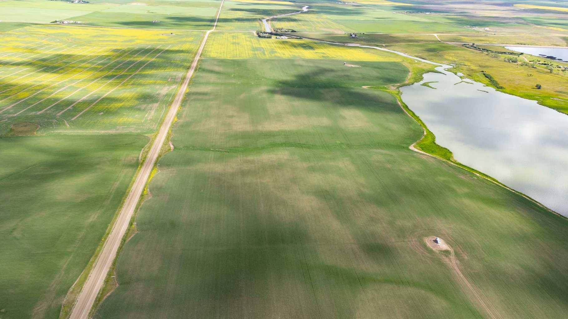 Milo, AB T2P3P8,26-18-22-W4 Hwy 842
