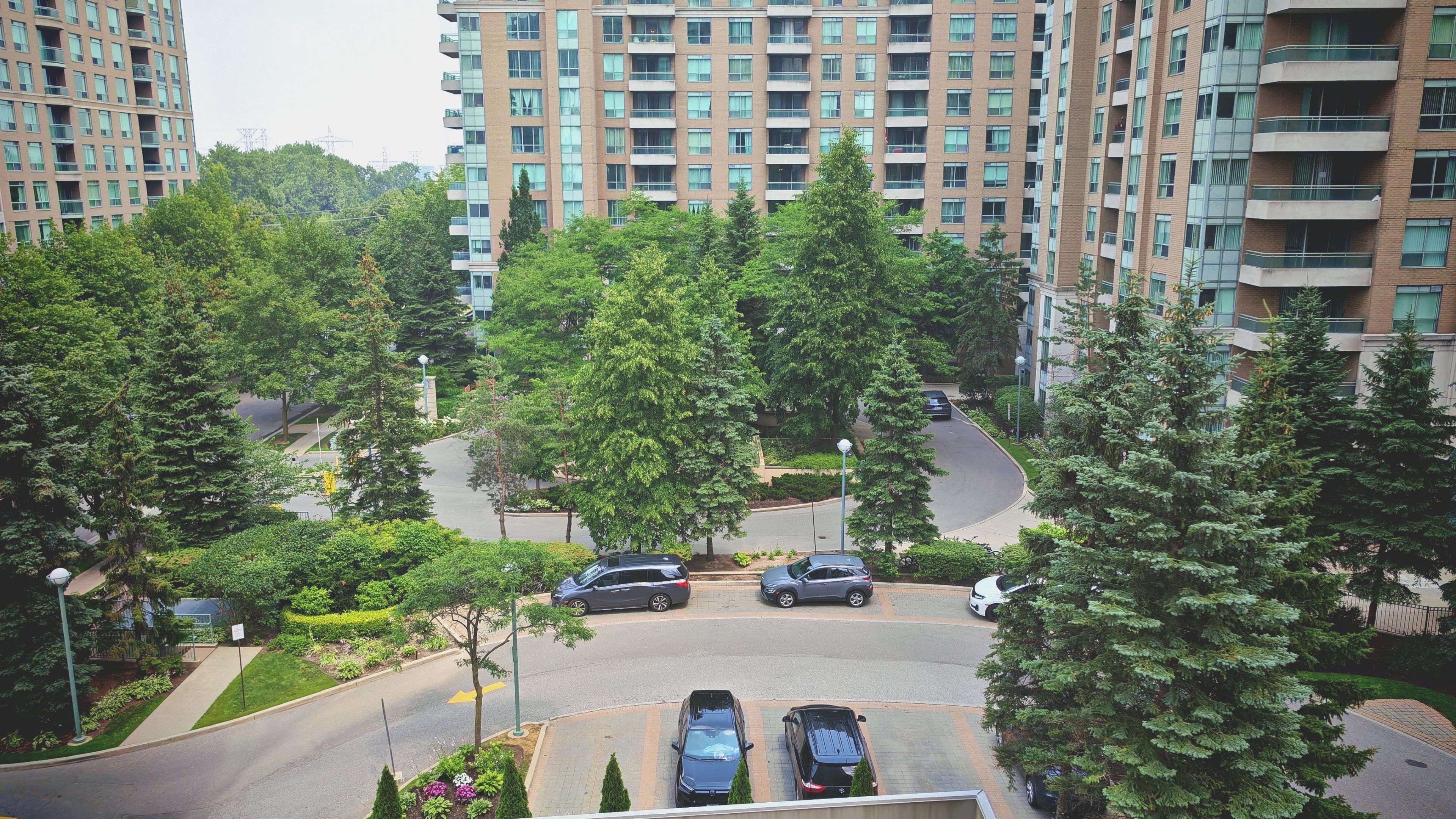 1 Pemberton AVE #606, Toronto C14, ON M2M 4L9