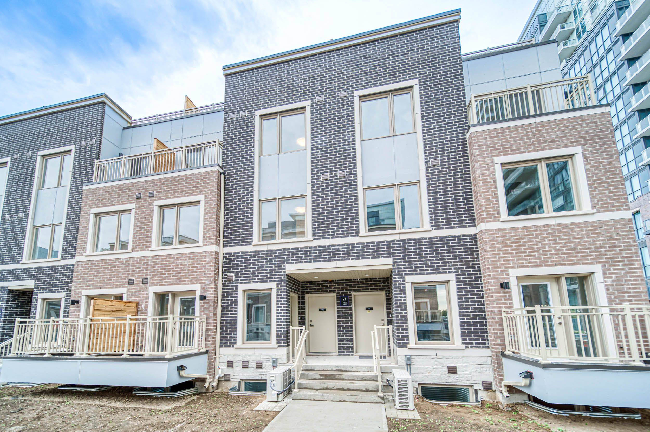 21 Honeycrisp CRES #46, Vaughan, ON L4K 0N6