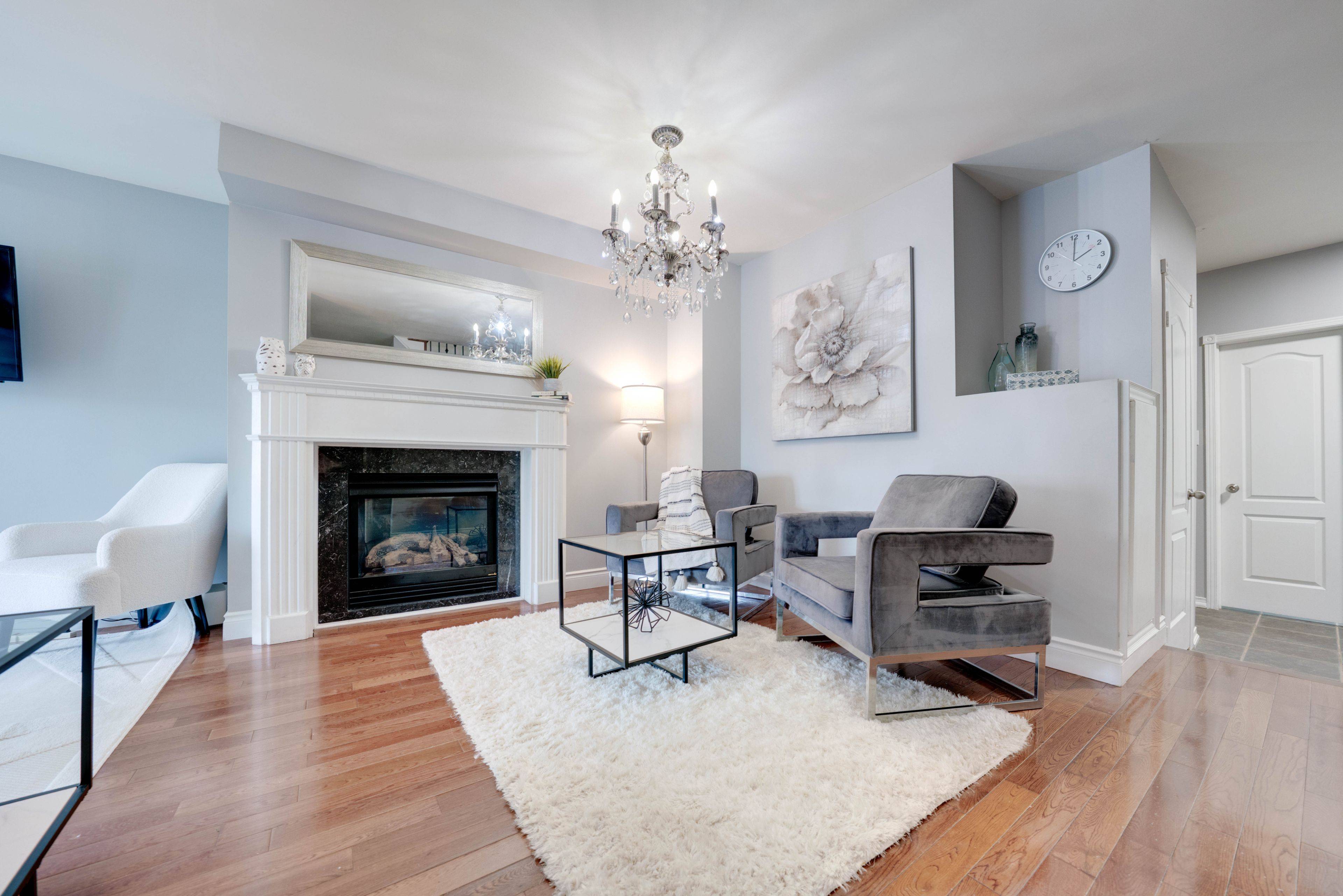 Brampton, ON L7A 1X3,32 Queen Anne DR