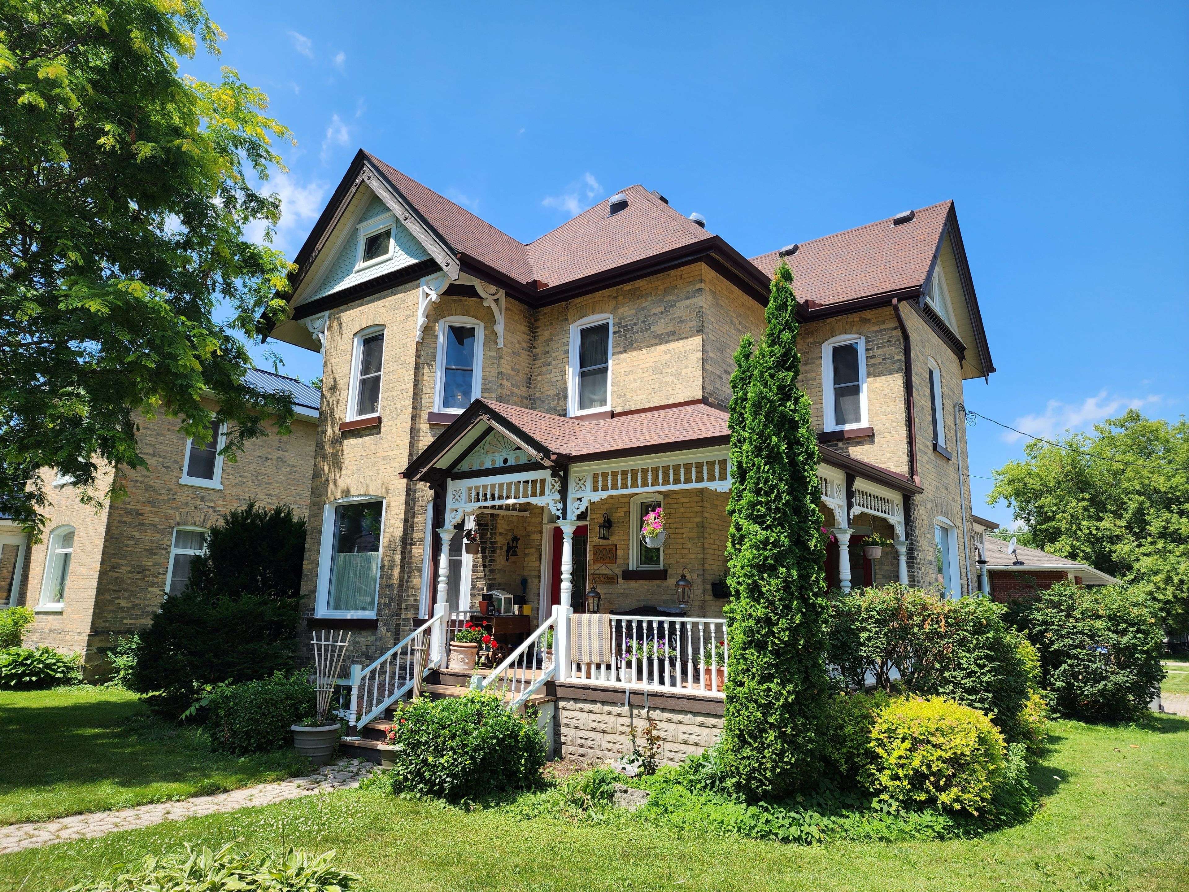295 Livingstone AVE N, North Perth, ON N4W 1P8
