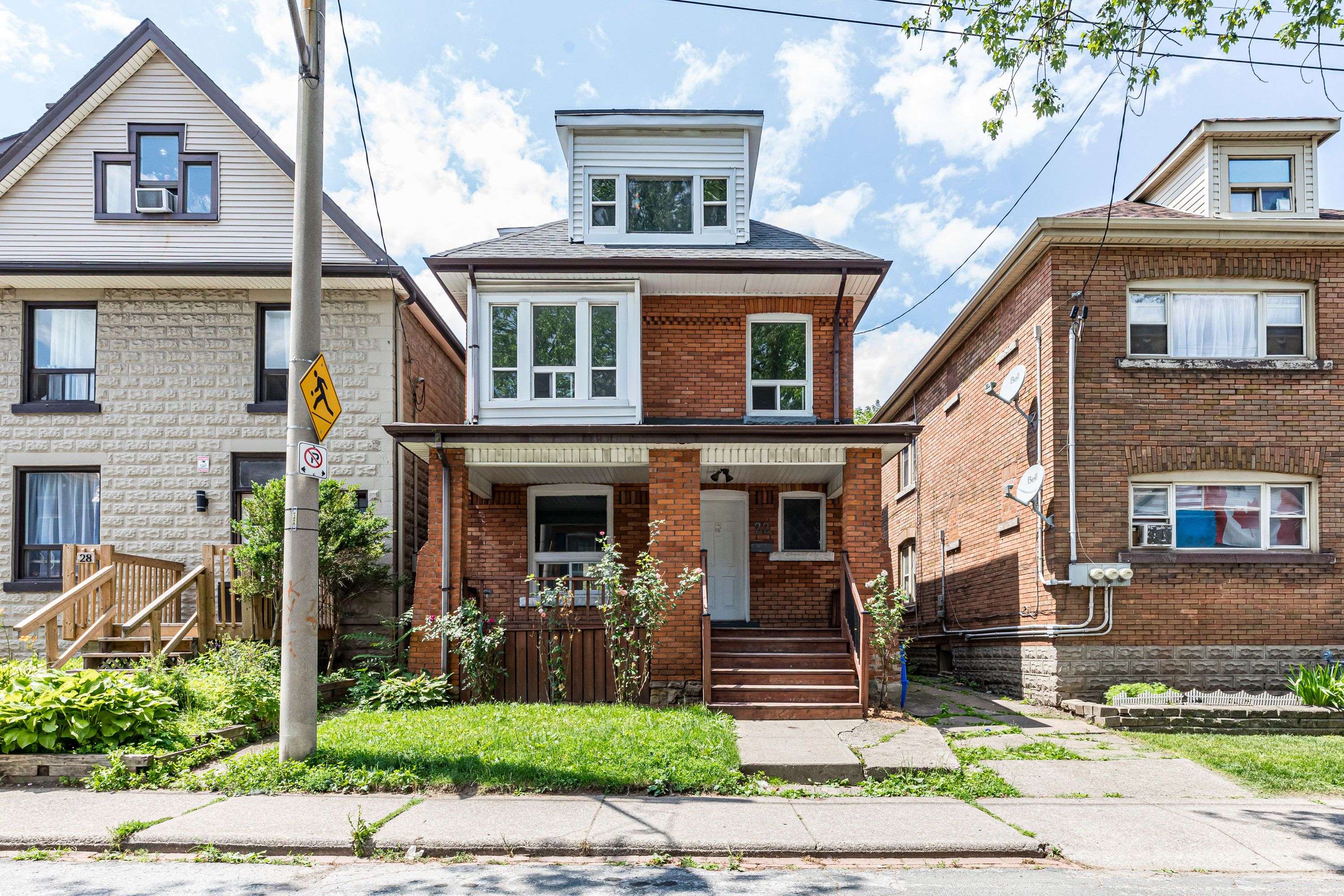 Hamilton, ON L8M 2E9,22 Myrtle AVE