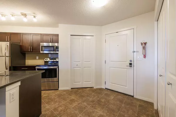 Calgary, AB T2X 2B9,81 Legacy BLVD Southeast #2118