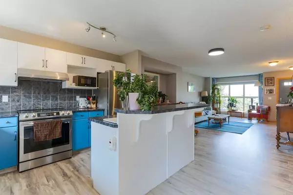 Calgary, AB T3M 1J8,246 Cramond CT SE