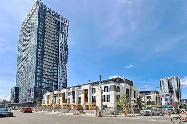 100 River ST #Th07, Toronto C08, ON M5A 0S3