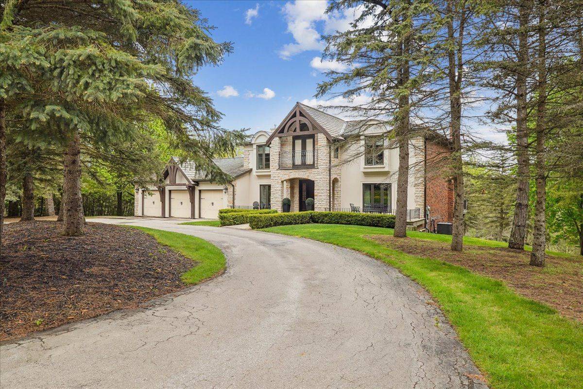 71 Manitou DR, King, ON L7B 1E7