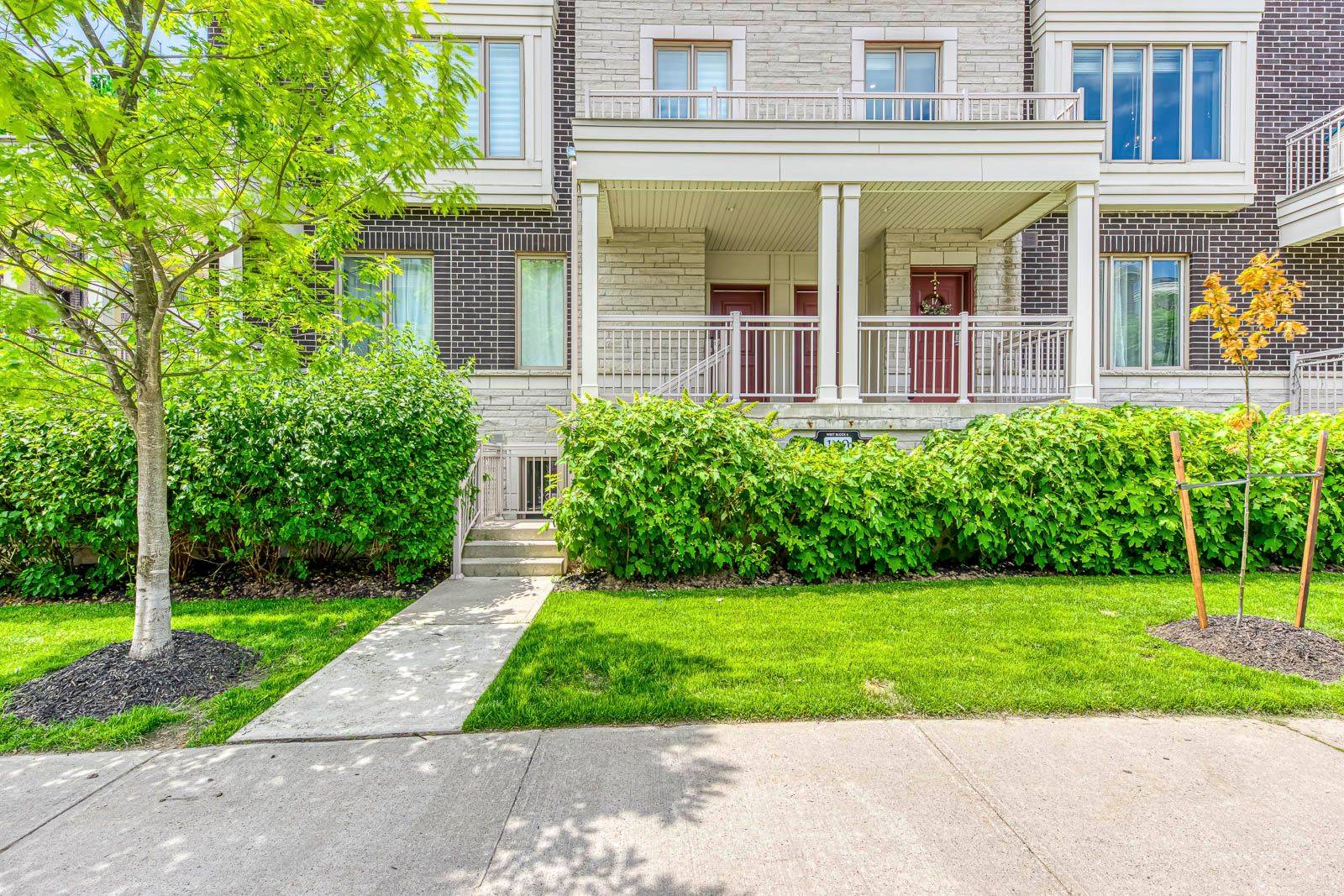 Toronto W06, ON M8W 0B1,140 Long Branch AVE #18