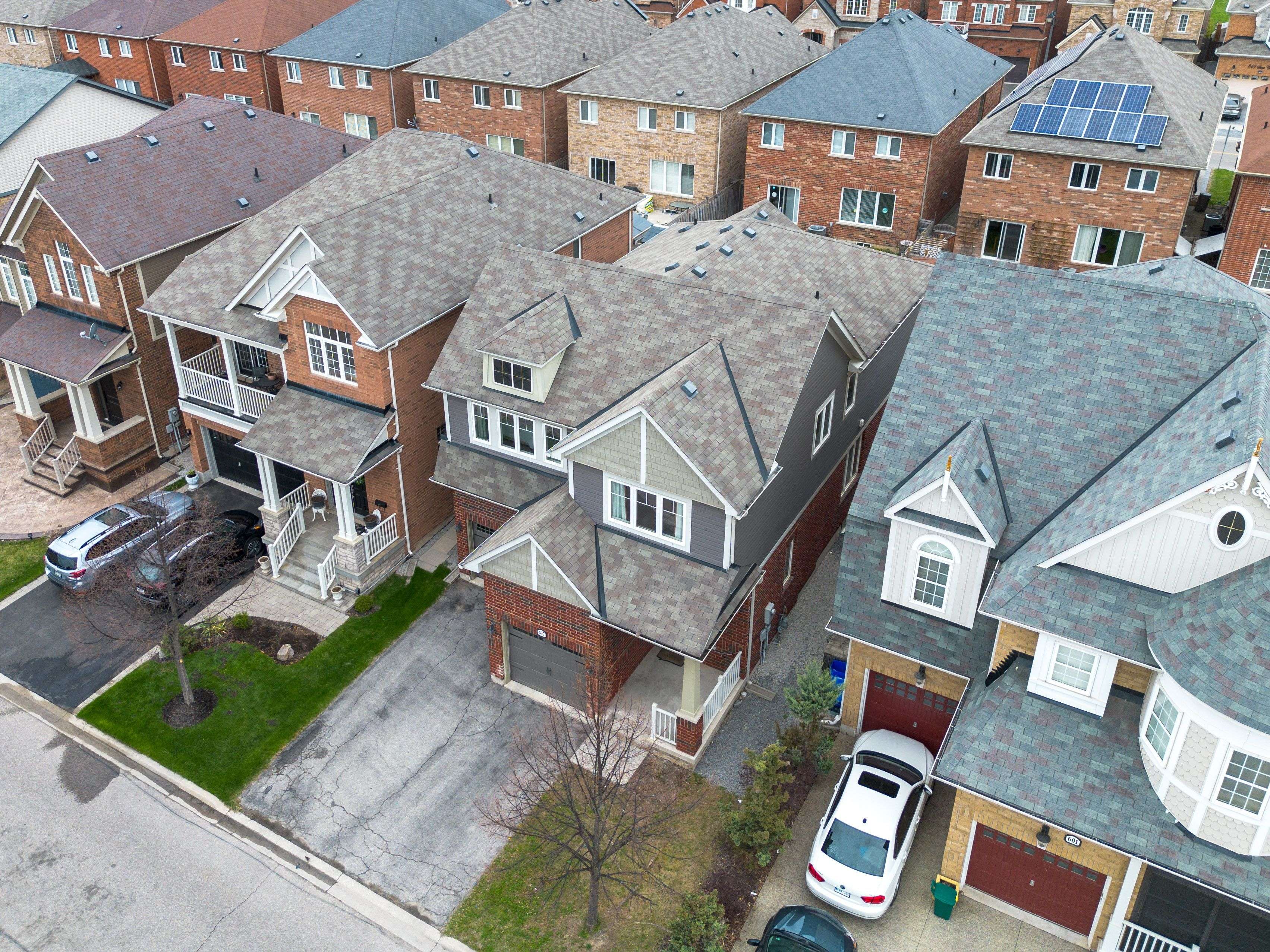 Milton, ON L9T 6Z4,597 Bartleman TER
