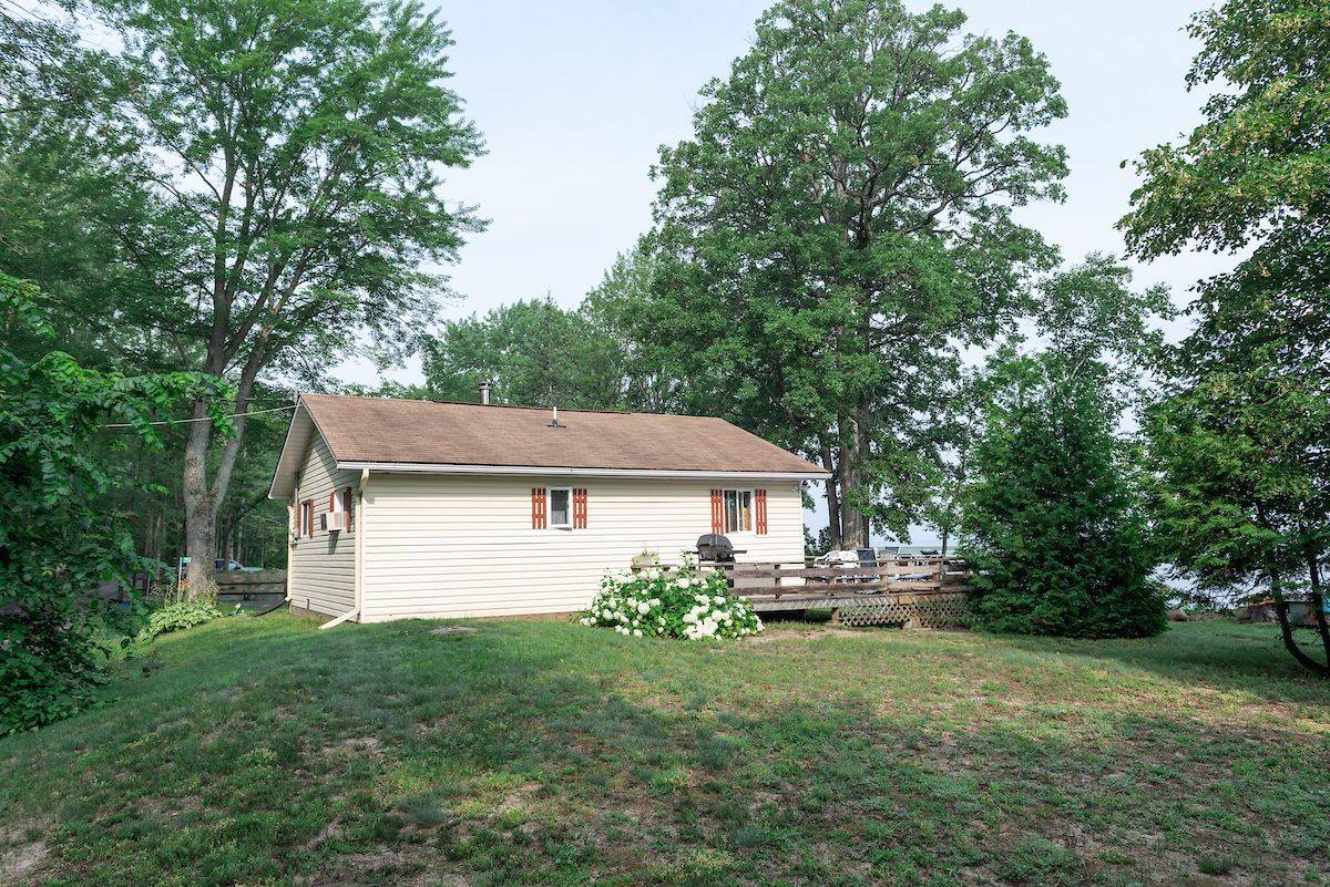 Horton, ON K7V 3Z8,351 Leavoy LN