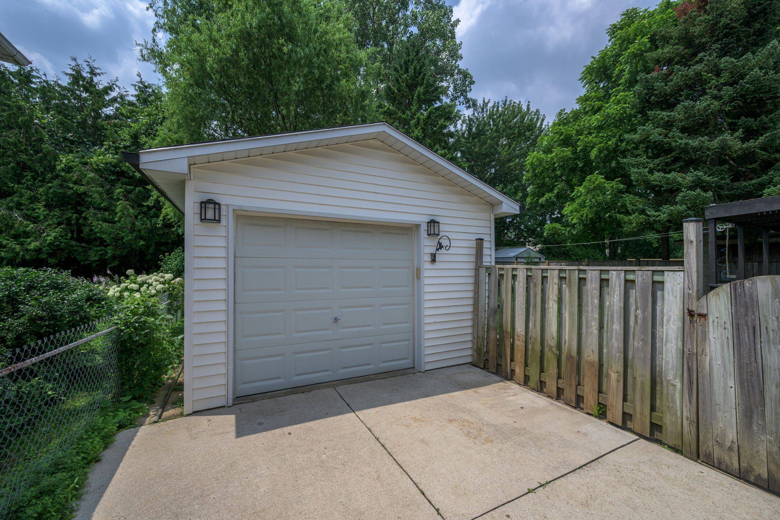 London North, ON N6G 2E1,47 Scotchpine CRES