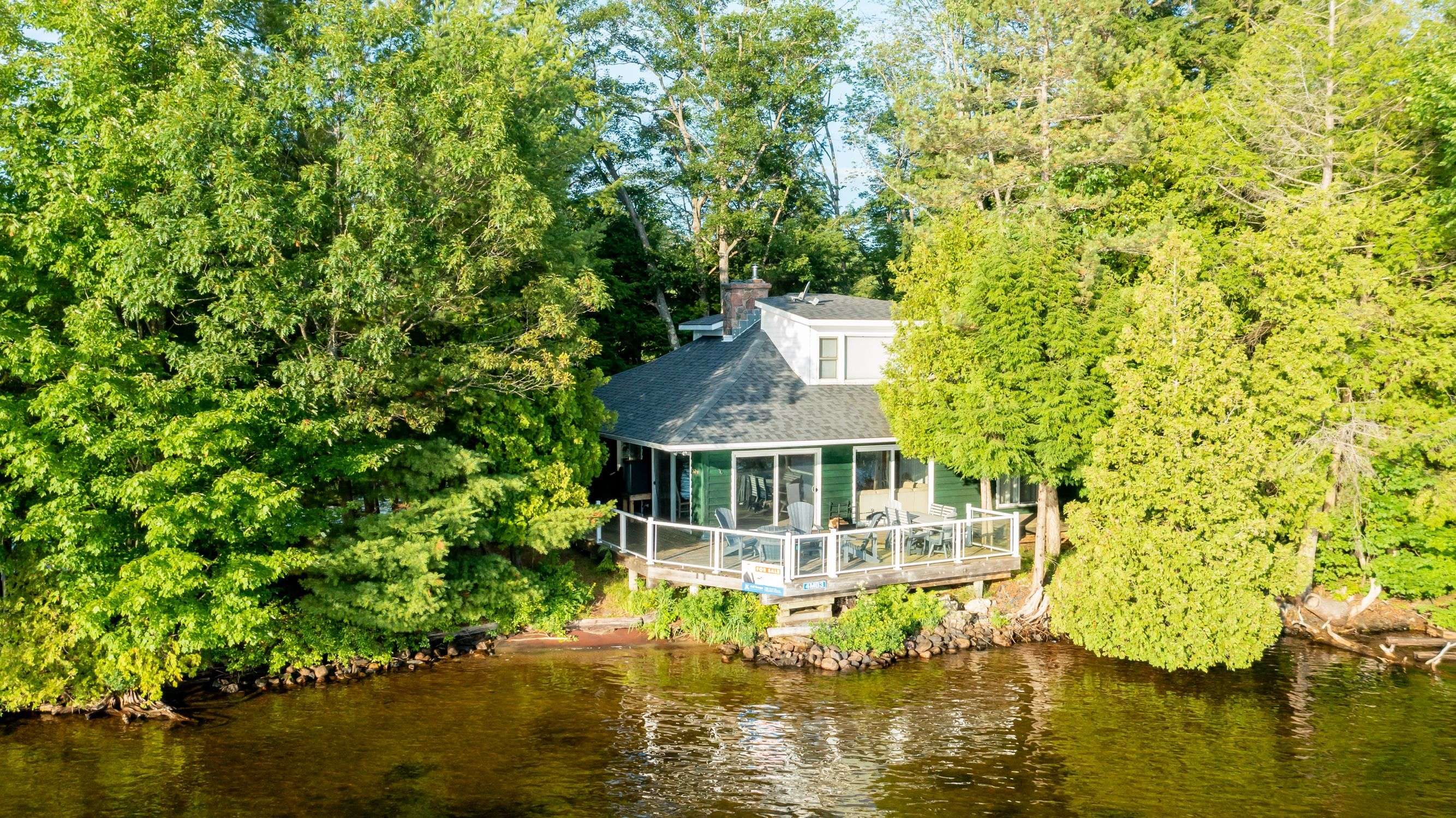 Gravenhurst, ON P1P 1R1,3-4 MB HENRY ISLAND N/A