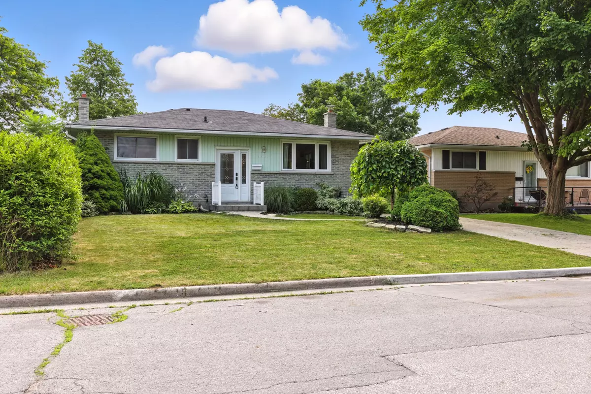 St. Thomas, ON N5R 5H1,7 Sparta ST