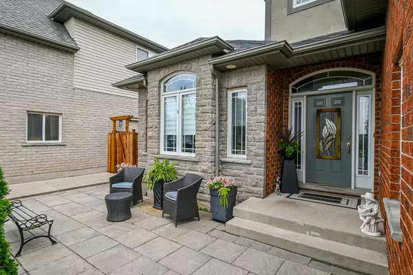 Niagara Falls, ON L2H 0A3,8665 Westport DR