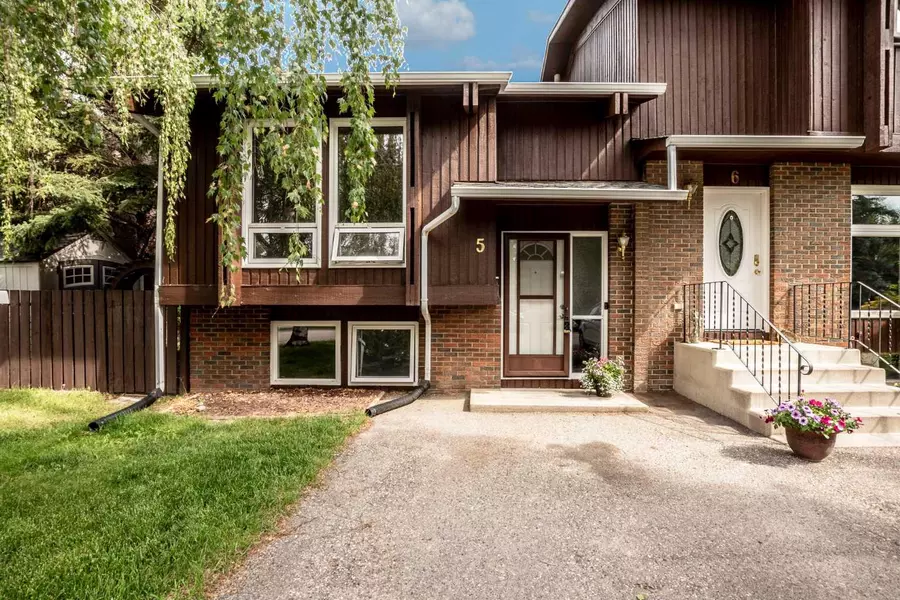 5 Pekisko RD SW, High River, AB T1V1C6
