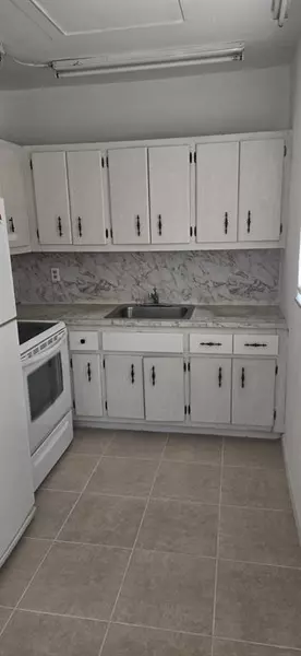 230 SW 11th Ave #11, Hallandale Beach, FL 33009