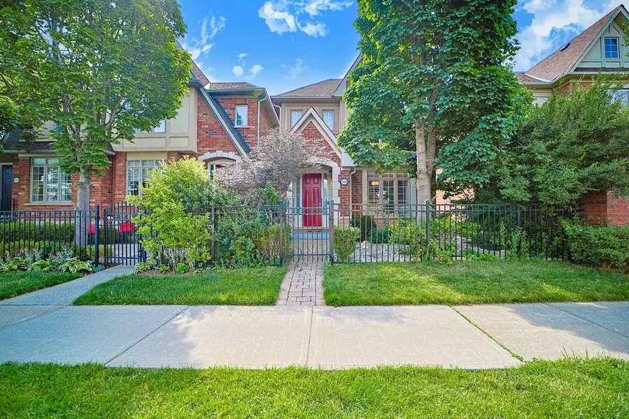 3526 Eglinton AVE W, Mississauga, ON L5M 7P4