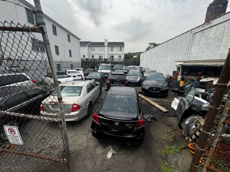 Newark City, NJ 07105,12 Hennessey St