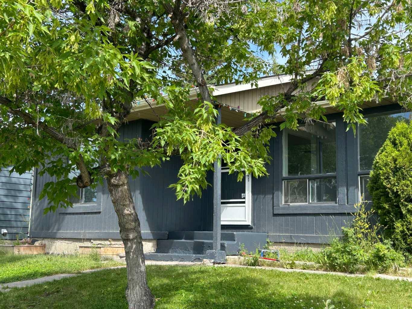 Calgary, AB T3J 1B4,3 Falwood PL Northeast
