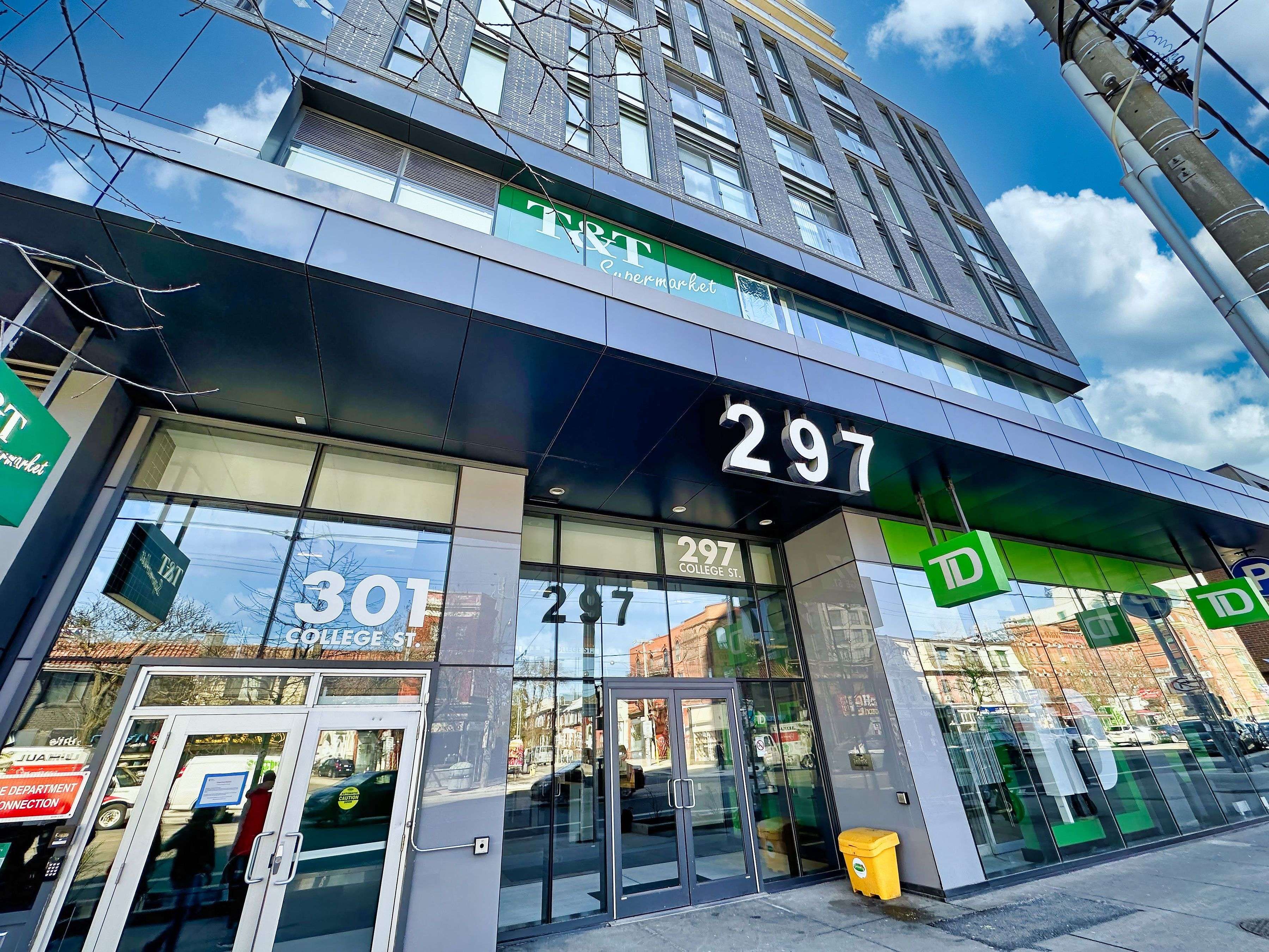 Toronto C01, ON M5T 0C2,297 College ST ## 506