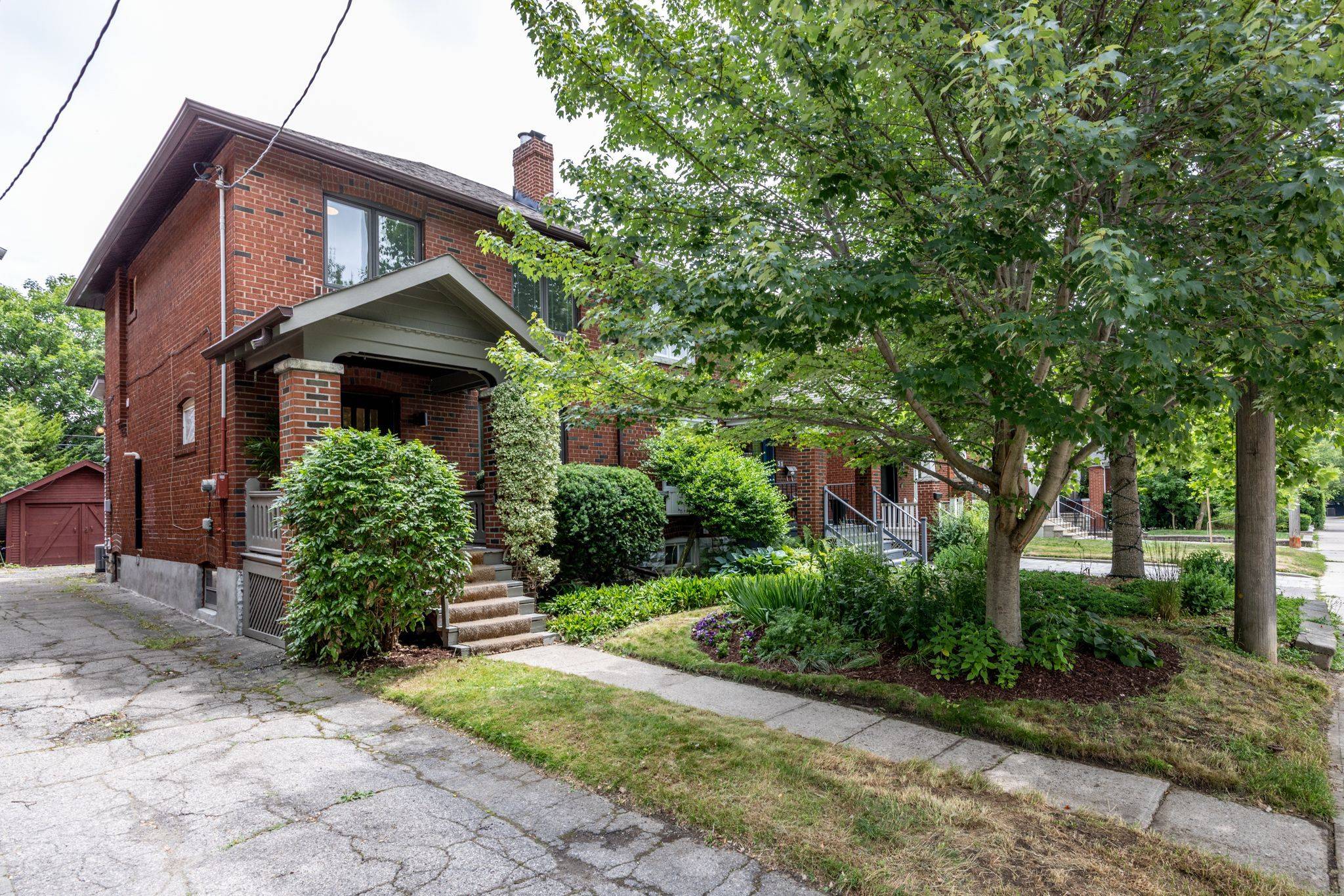 33 Belcourt RD, Toronto C10, ON M4S 2T8