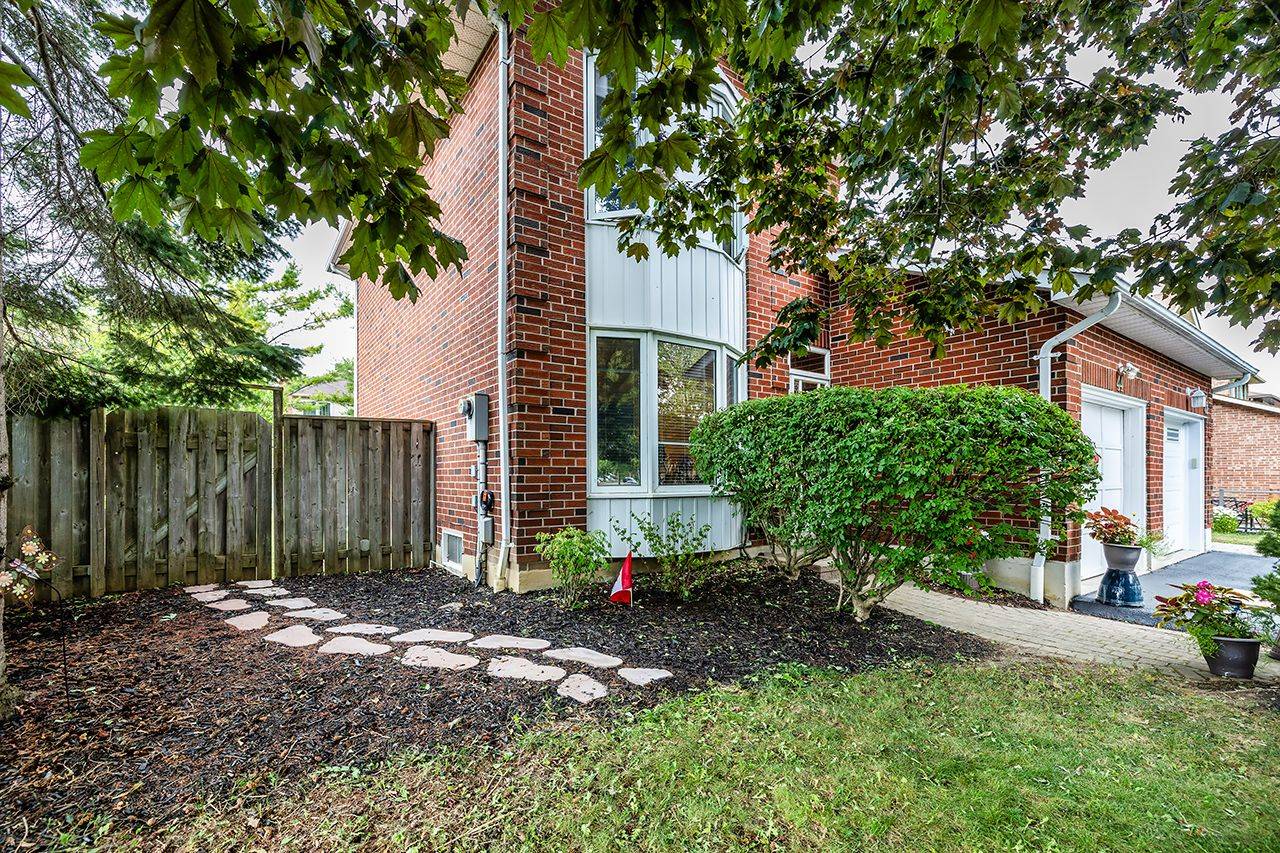 44 Hewitt CRES, Ajax, ON L1S 7A4