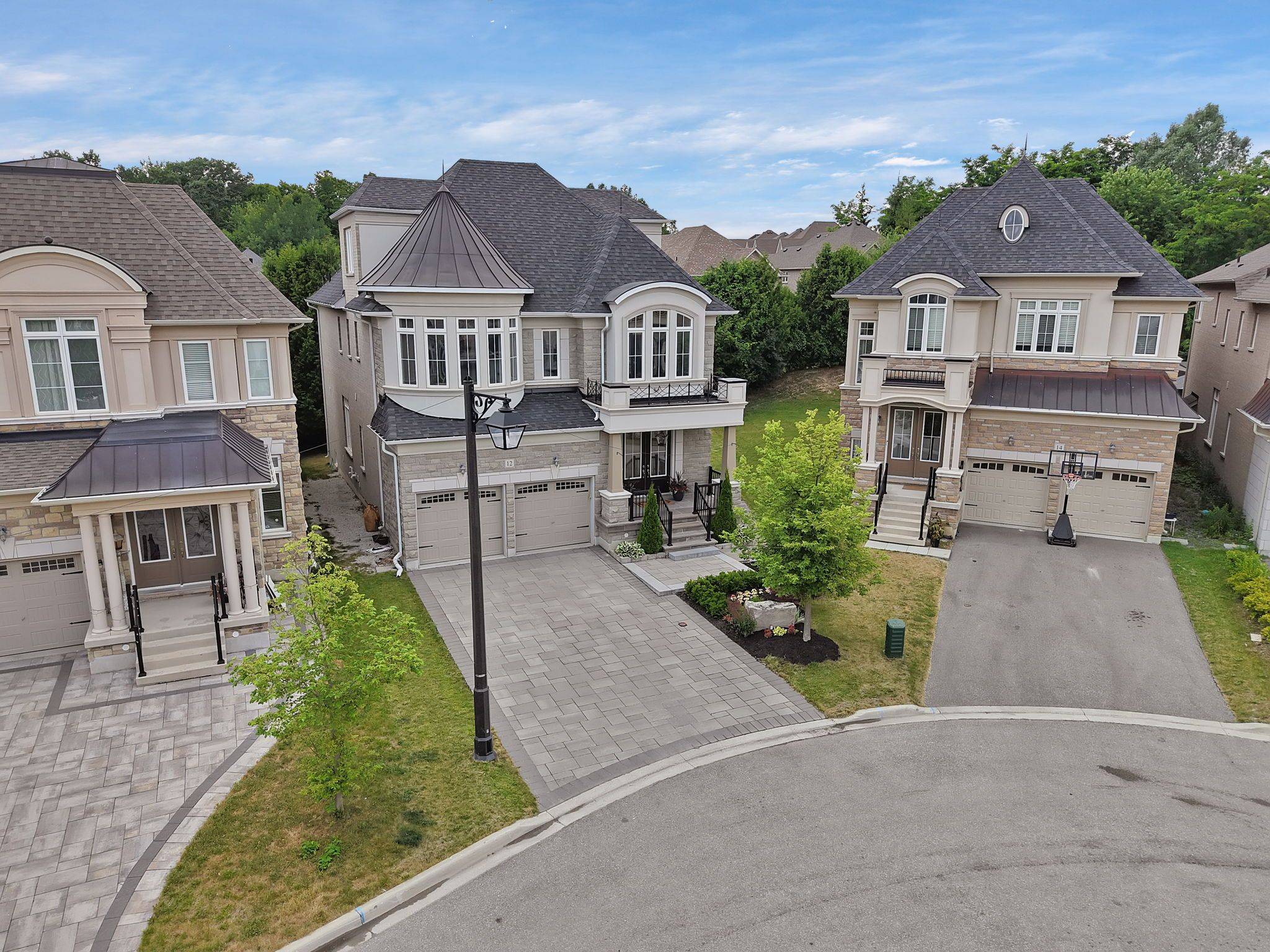 Richmond Hill, ON L4E 1E9,12 Macdonald CT