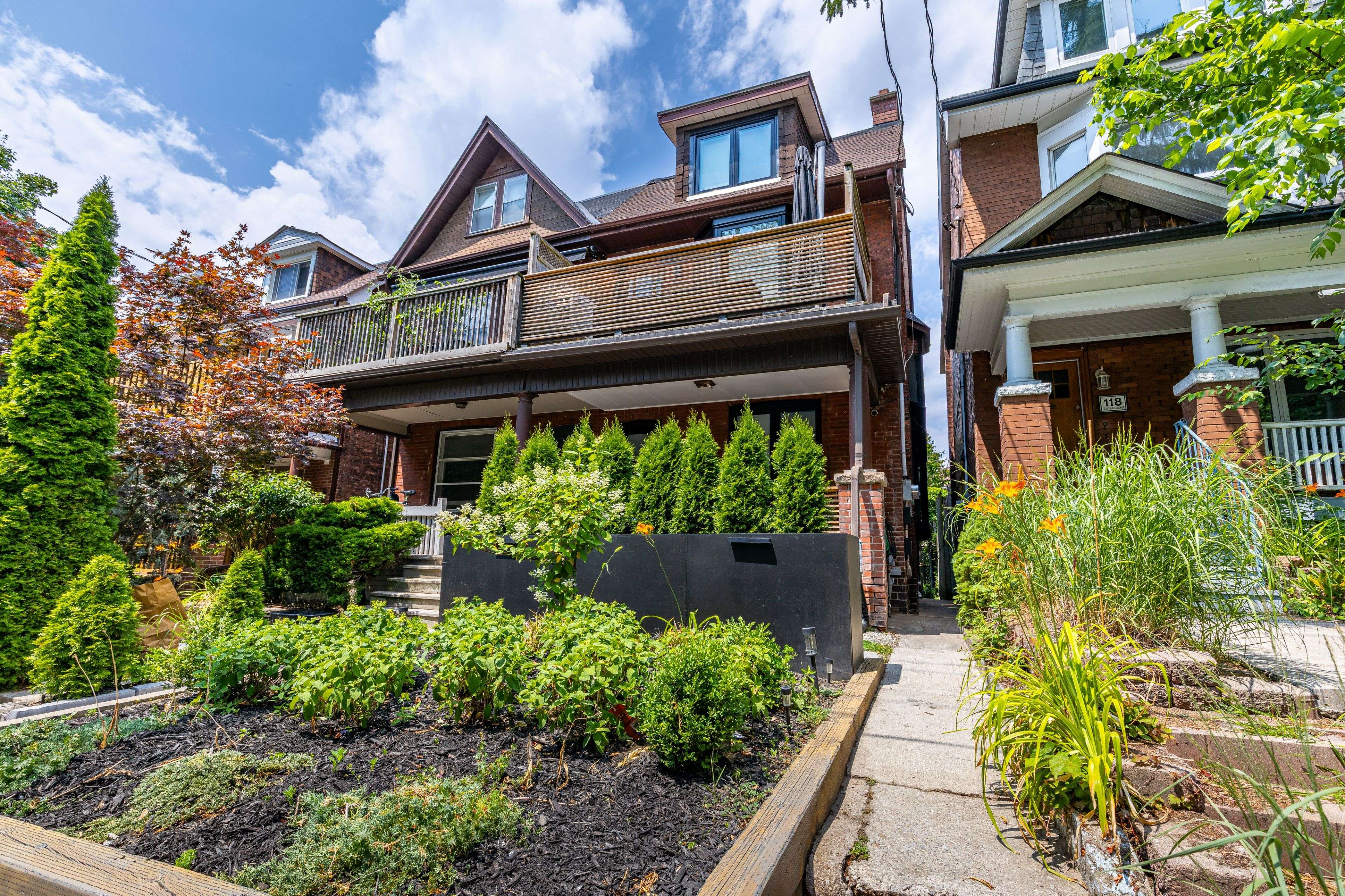 Toronto W02, ON M6P 1E5,120 Glenlake AVE #Basement