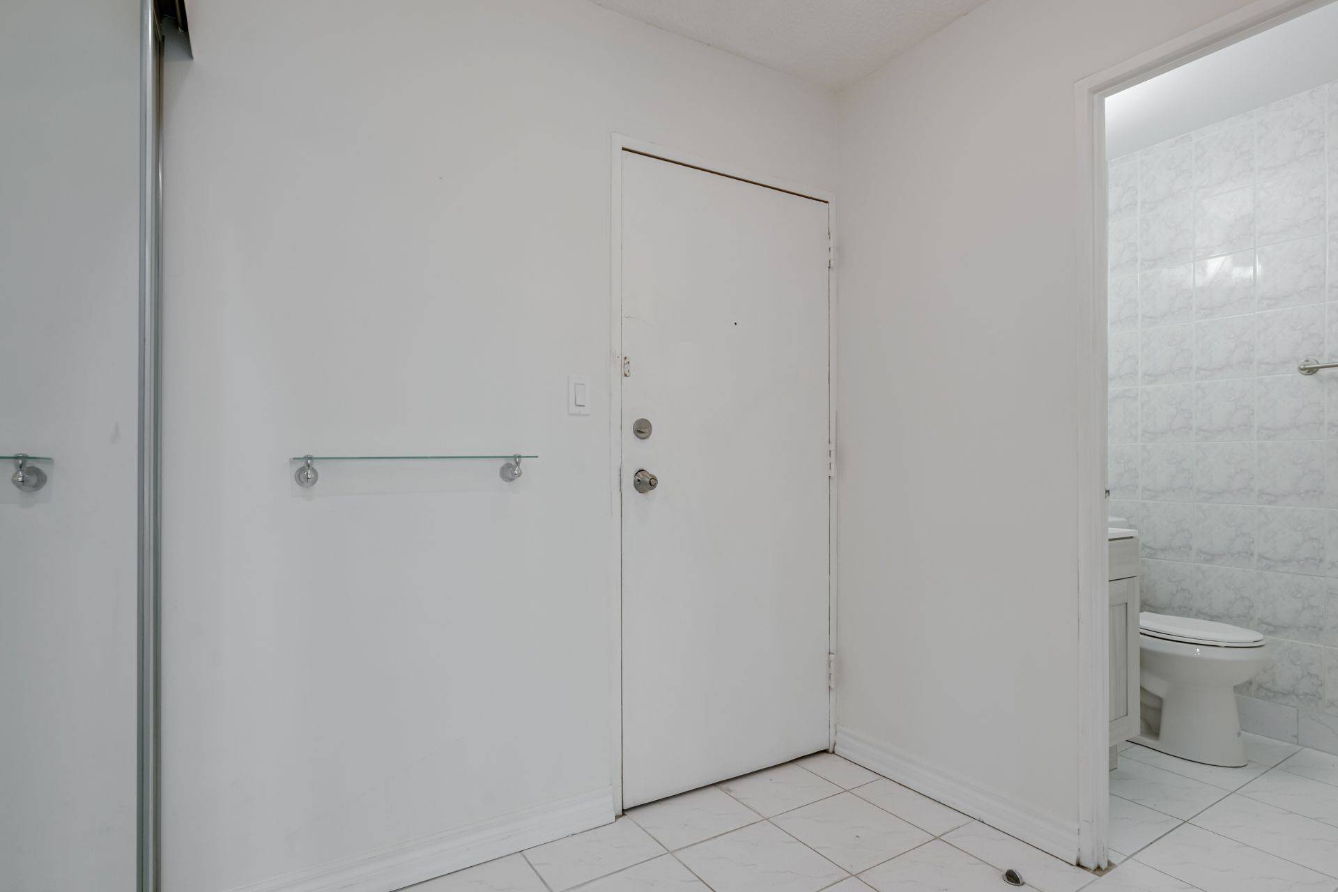 Mississauga, ON L5C 2V3,3025 The Credit Woodlands N/A #149