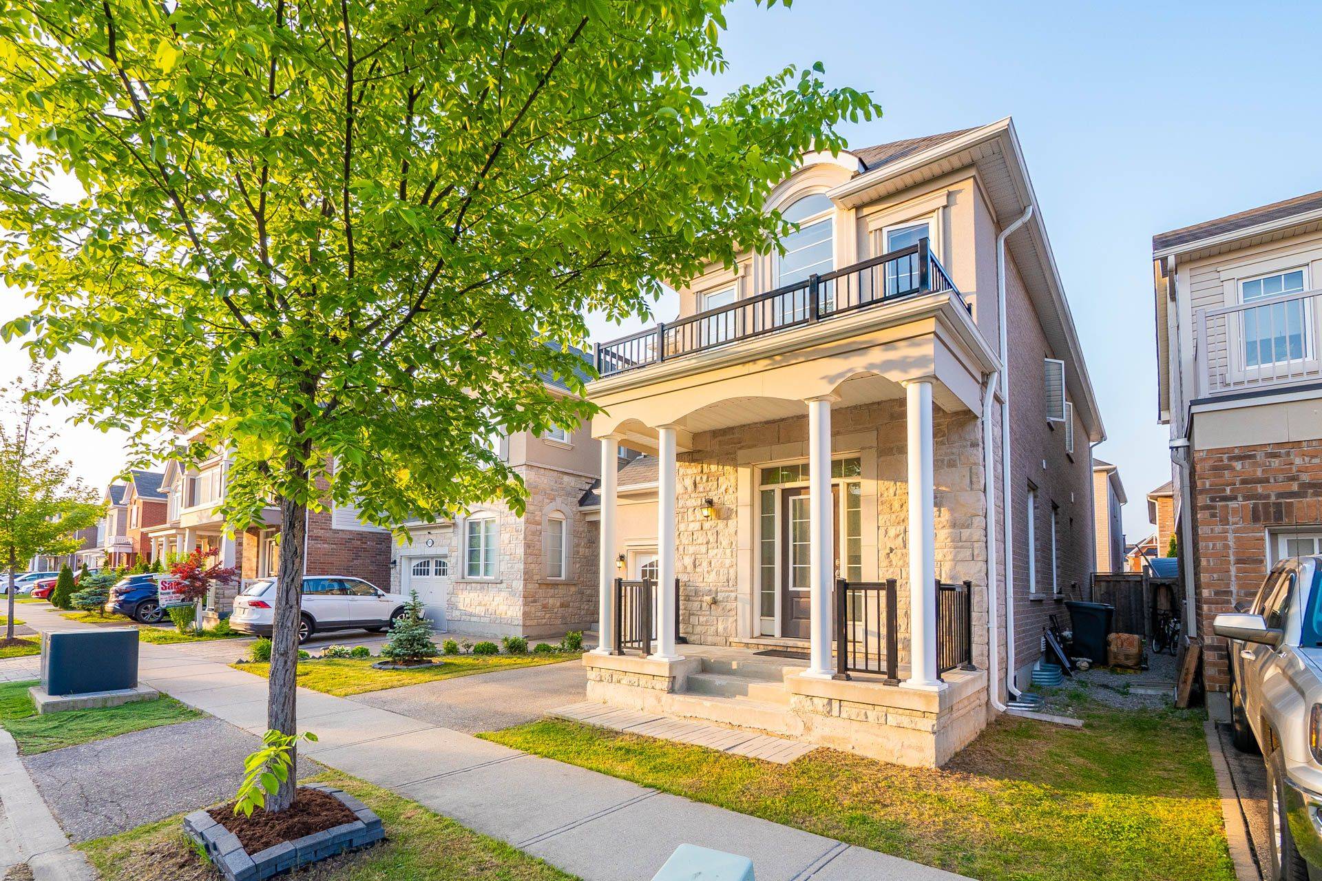 Milton, ON L9T 8Z7,923 Penson CRES