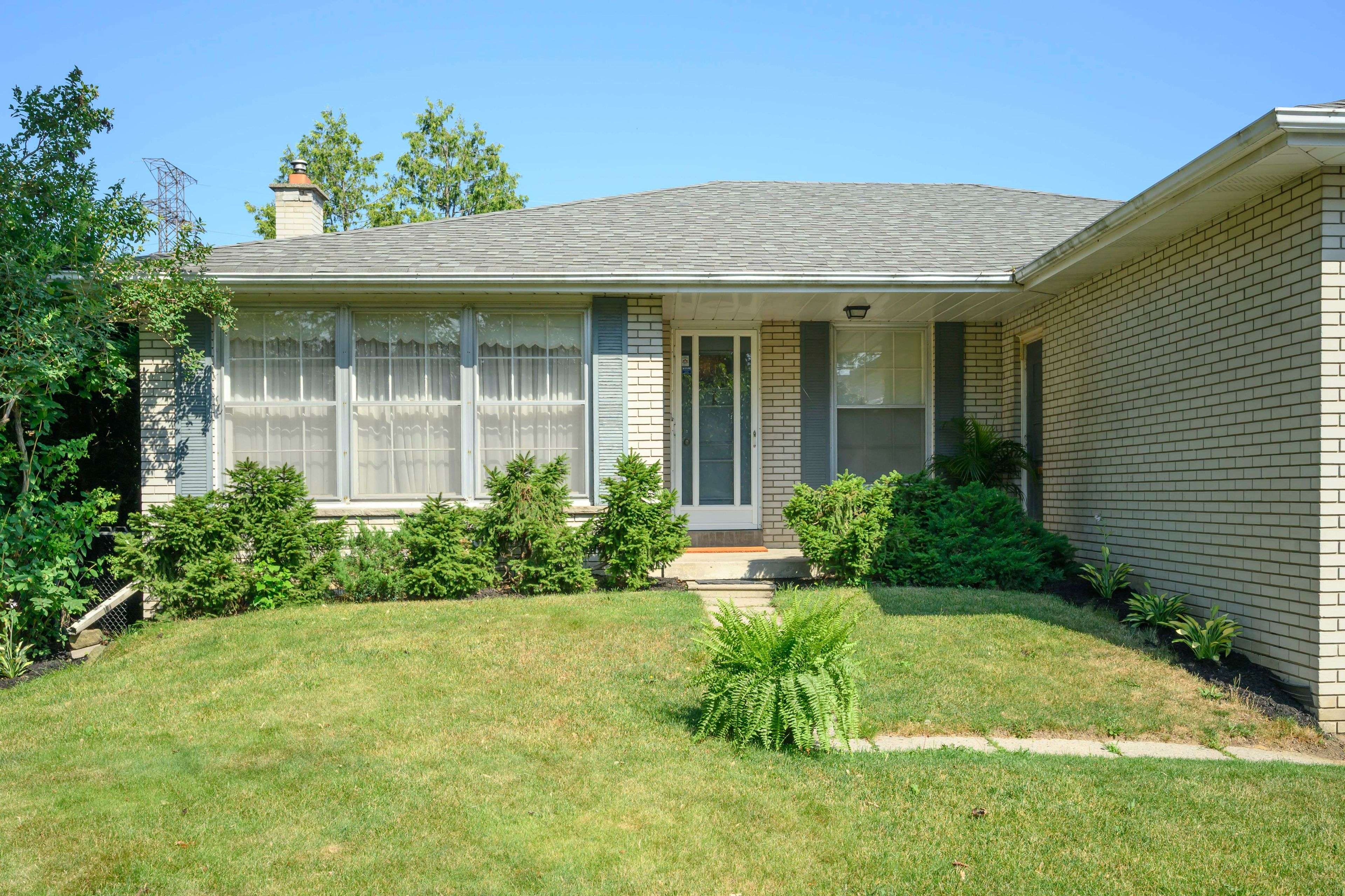 Mississauga, ON L4X 1C9,1447 Venta AVE