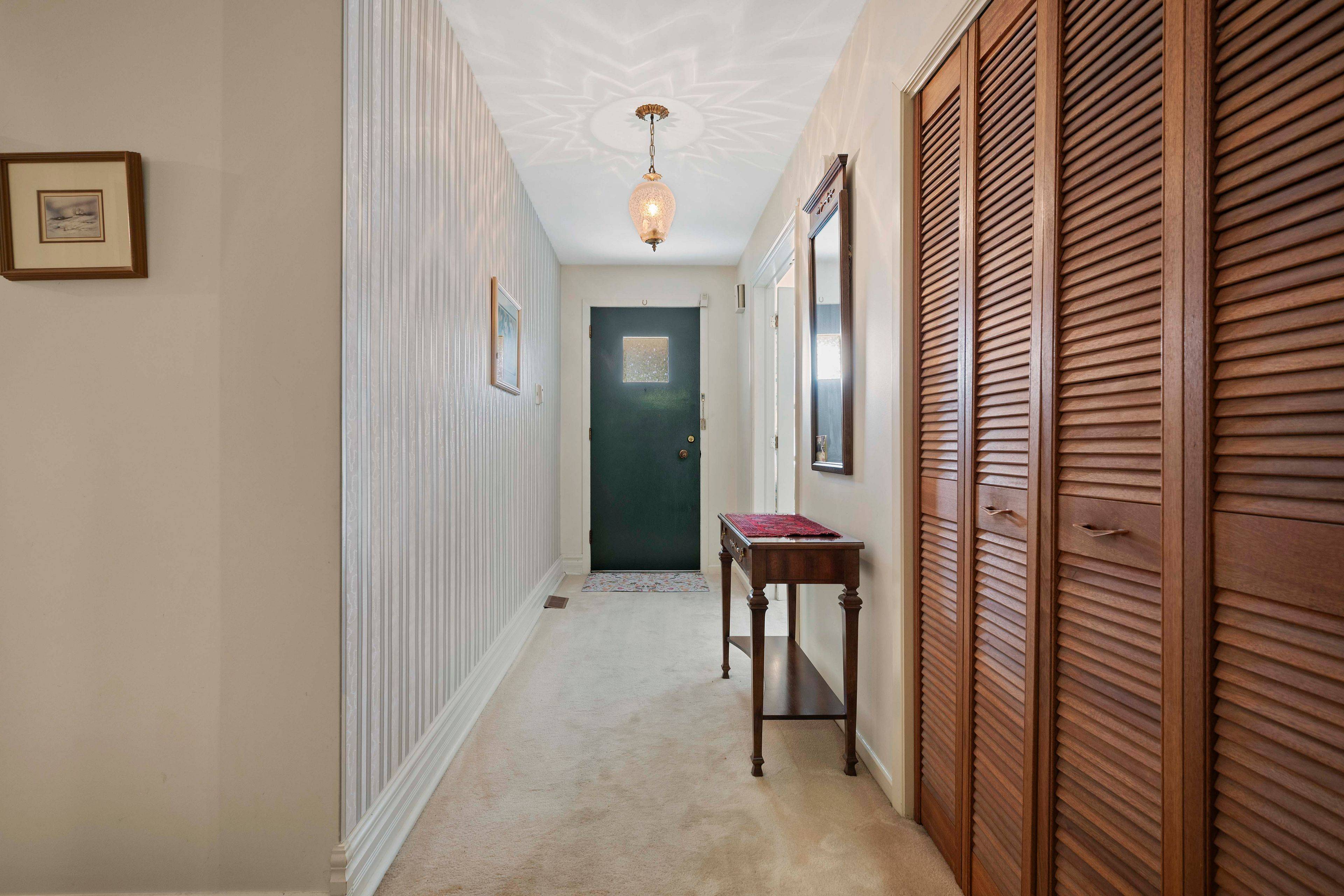 Mississauga, ON L4X 1C9,1447 Venta AVE