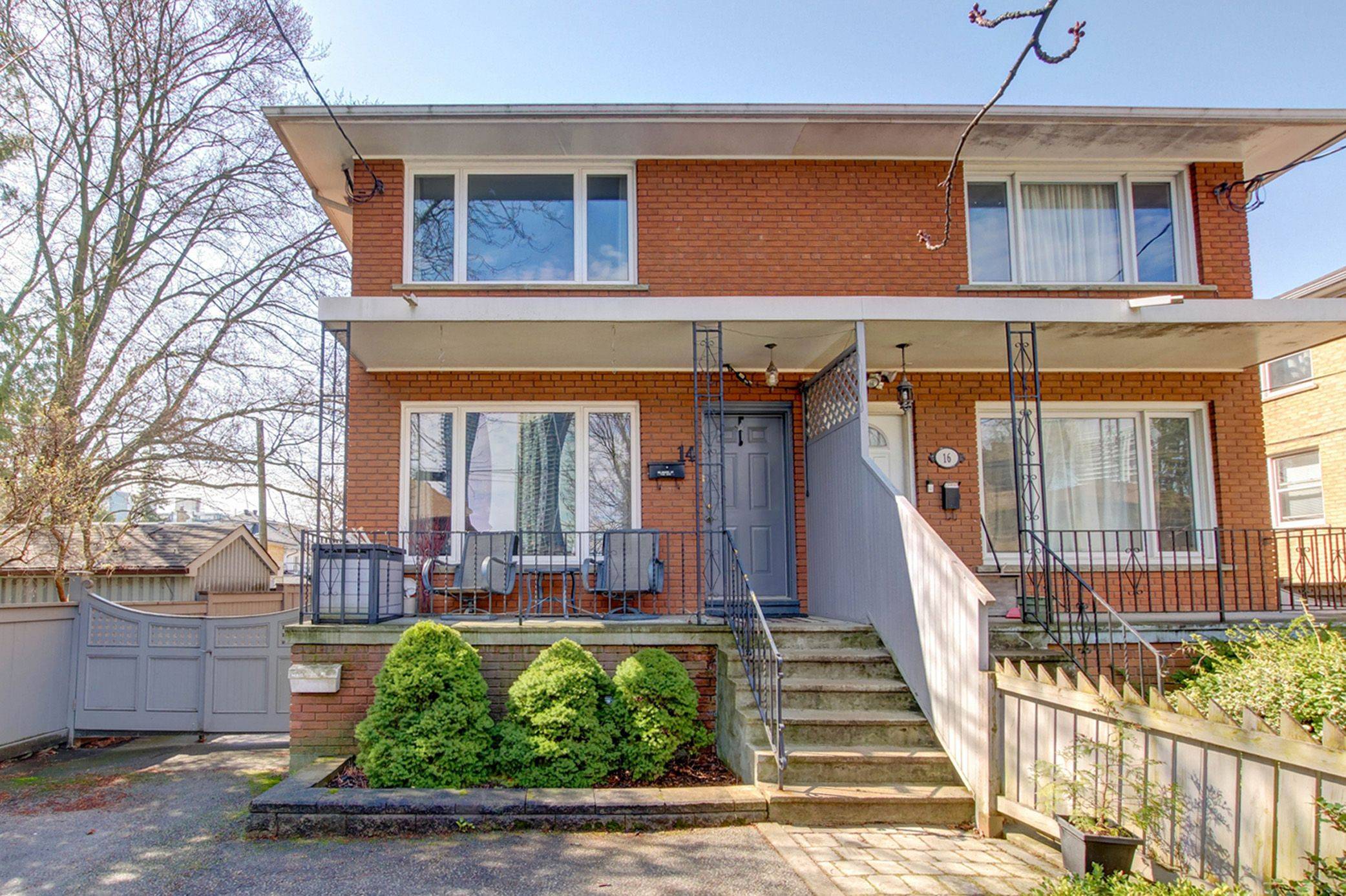 Toronto W06, ON M8V 2K6,14 Louisa ST