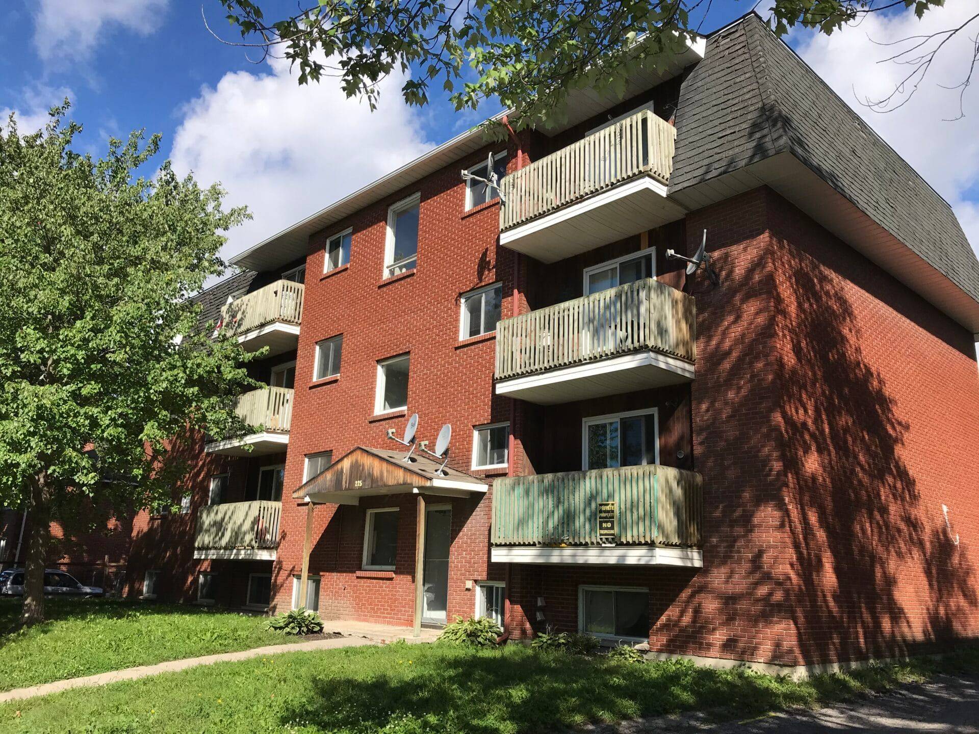 Overbrook - Castleheights And Area, ON K1K 2B7,225 Presland RD #3