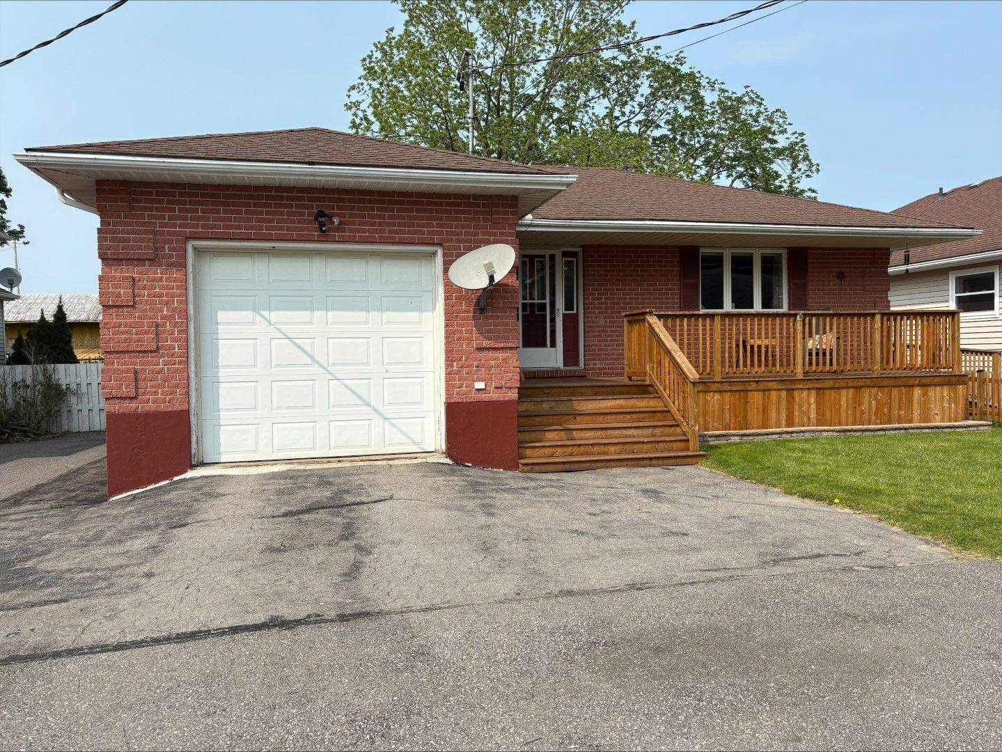 Prince Edward County, ON K0K 2T0,16 Maple AVE